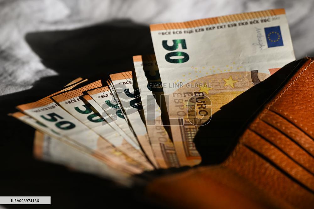 International Currencies In Hand – Financial Illustrations