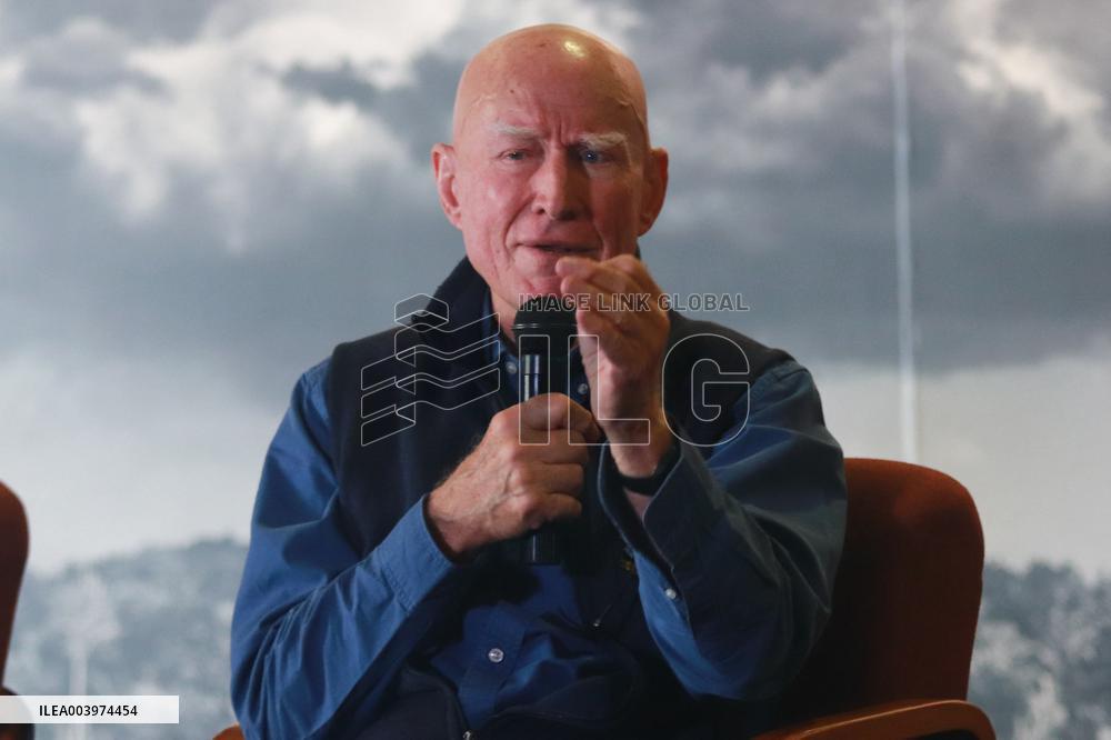 Sebastião Salgado At Amazonia Exhibition - Mexico City