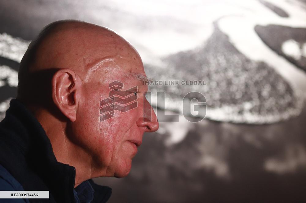 Sebastião Salgado At Amazonia Exhibition - Mexico City