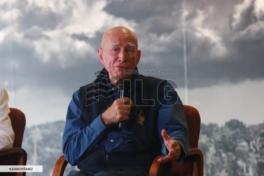 Sebastião Salgado At Amazonia Exhibition - Mexico City