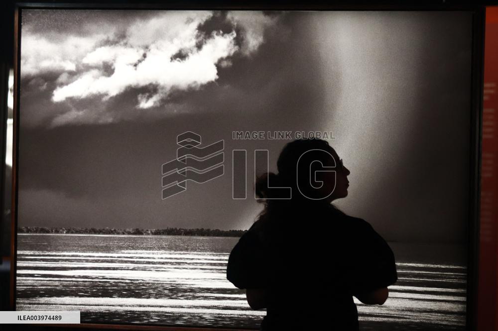 Sebastião Salgado At Amazonia Exhibition - Mexico City