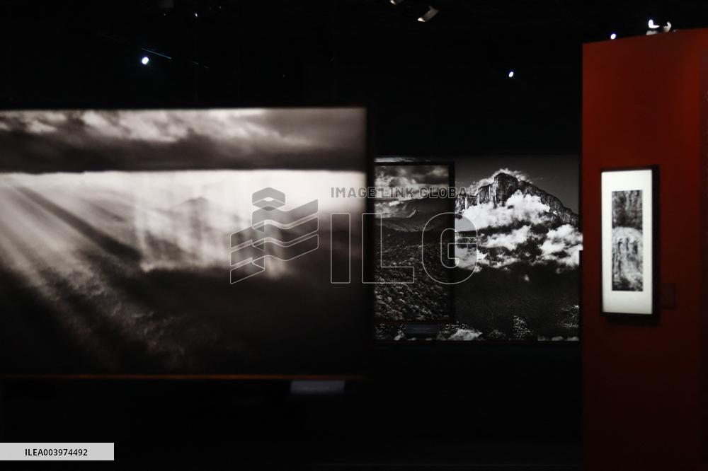 Sebastião Salgado At Amazonia Exhibition - Mexico City