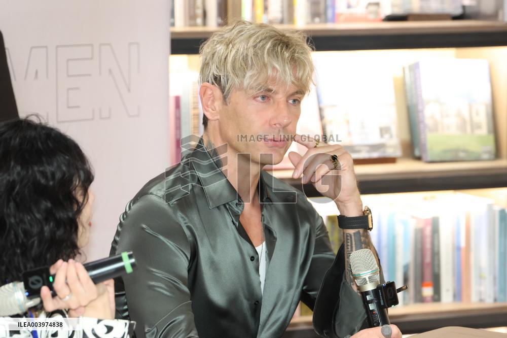 Croatian Pianist MAKSIM