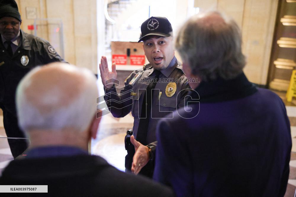 Elon Musk pushes Senator Markey away from EPA - DC