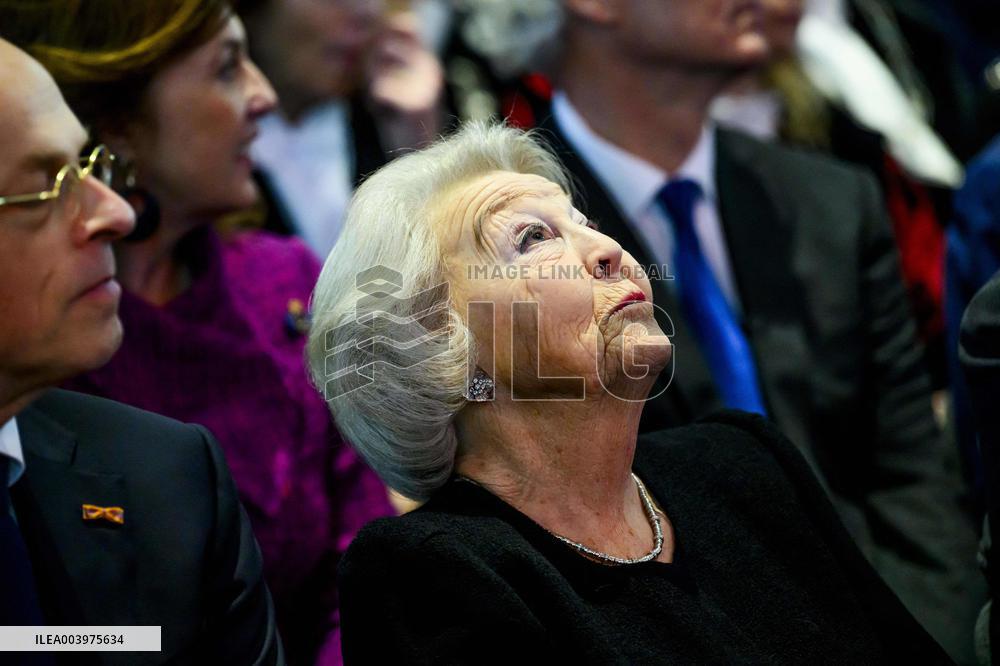 Princess Beatrix at the 450th Dies Natalis of Leiden University - NLD