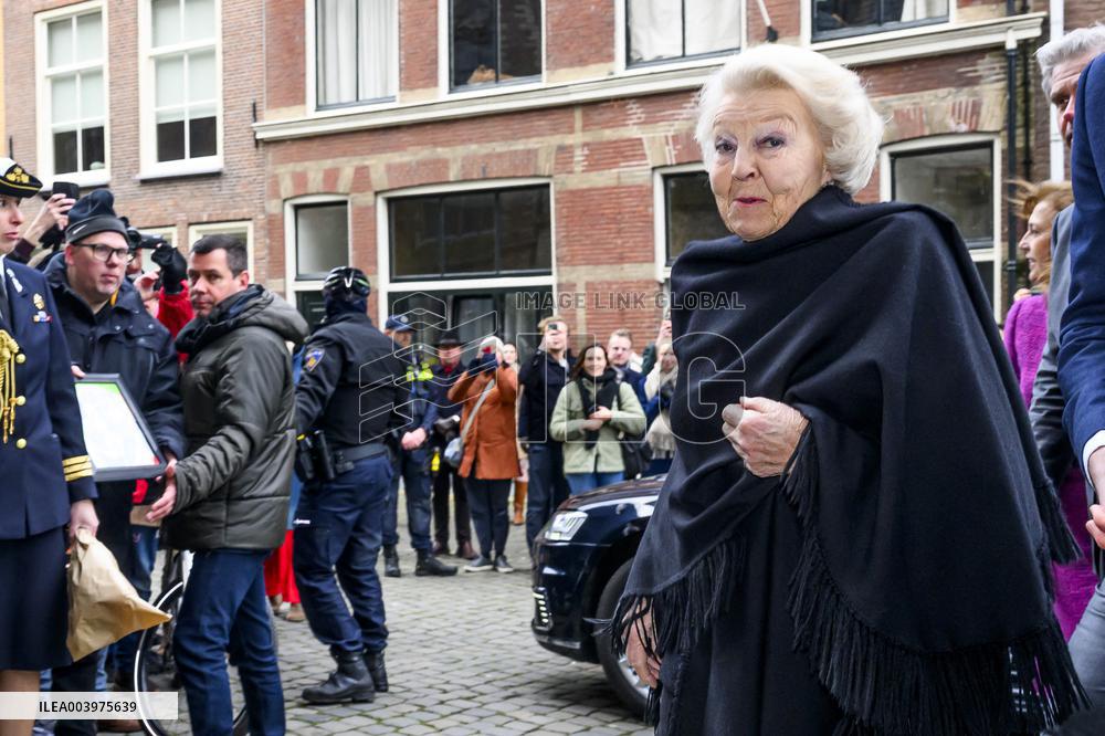 Princess Beatrix at the 450th Dies Natalis of Leiden University - NLD