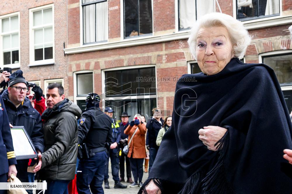 Princess Beatrix at the 450th Dies Natalis of Leiden University - NLD