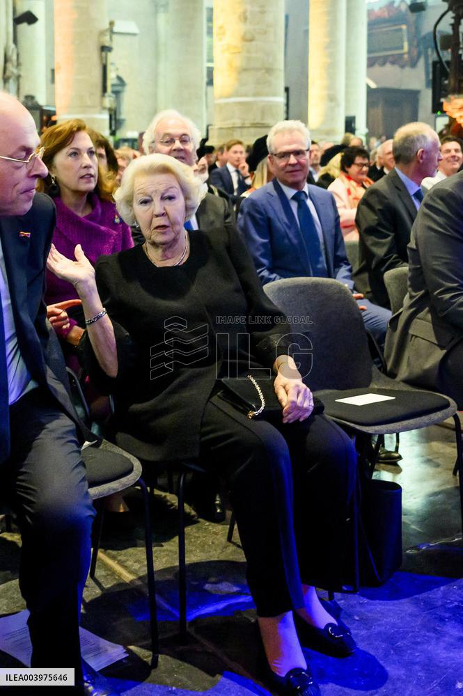 Princess Beatrix at the 450th Dies Natalis of Leiden University - NLD