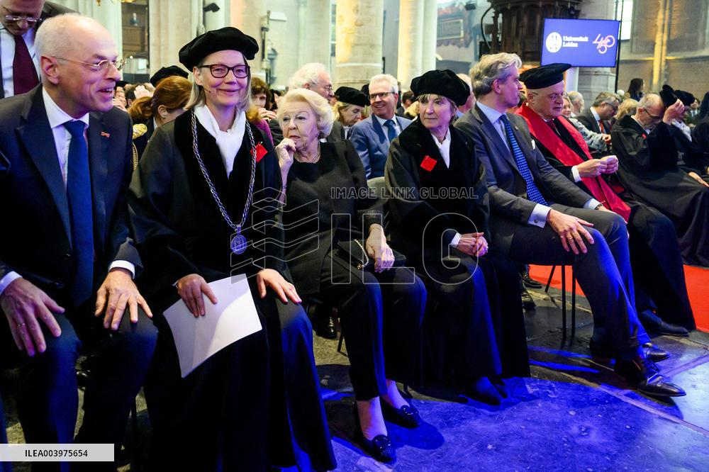 Princess Beatrix at the 450th Dies Natalis of Leiden University - NLD