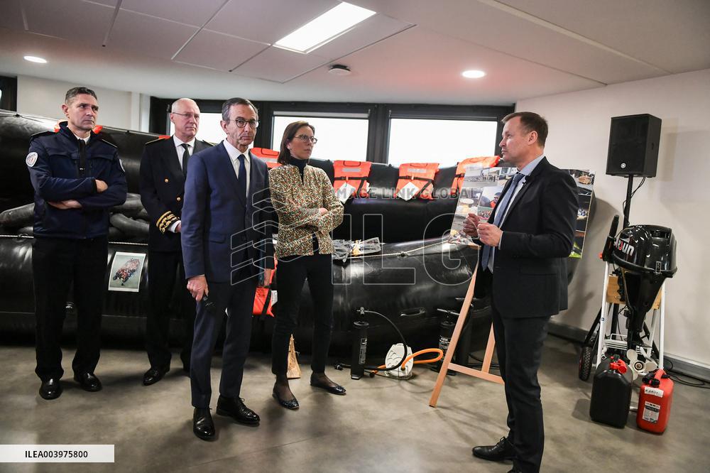 Bruno Retailleau visits premises of the Office for Combating the Smuggling of Migrants in Lognes FA