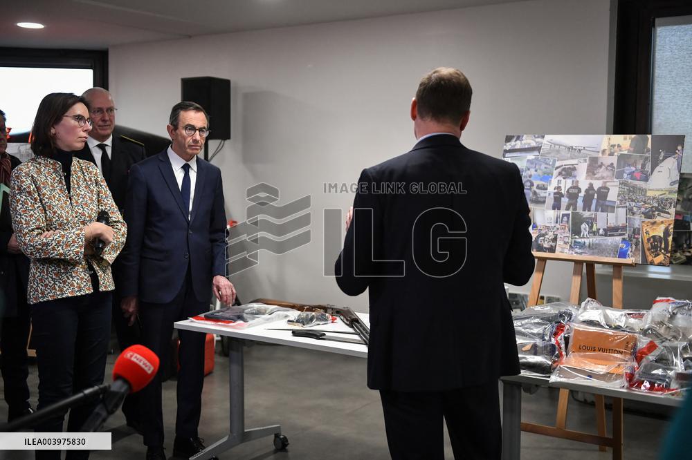 Bruno Retailleau visits premises of the Office for Combating the Smuggling of Migrants in Lognes FA