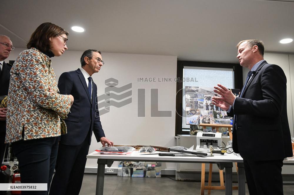 Bruno Retailleau visits premises of the Office for Combating the Smuggling of Migrants in Lognes FA