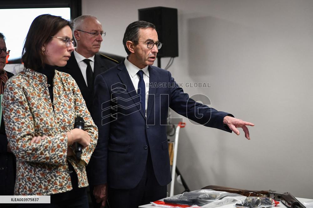 Bruno Retailleau visits premises of the Office for Combating the Smuggling of Migrants in Lognes FA