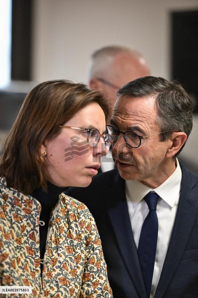 Bruno Retailleau visits premises of the Office for Combating the Smuggling of Migrants in Lognes FA