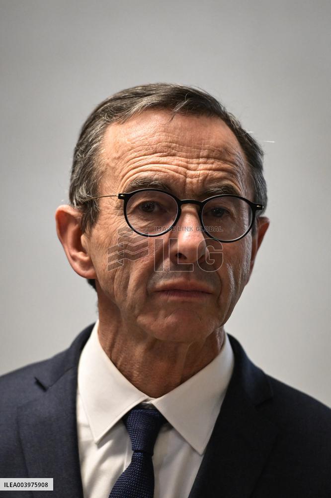 Bruno Retailleau visits premises of the Office for Combating the Smuggling of Migrants in Lognes FA