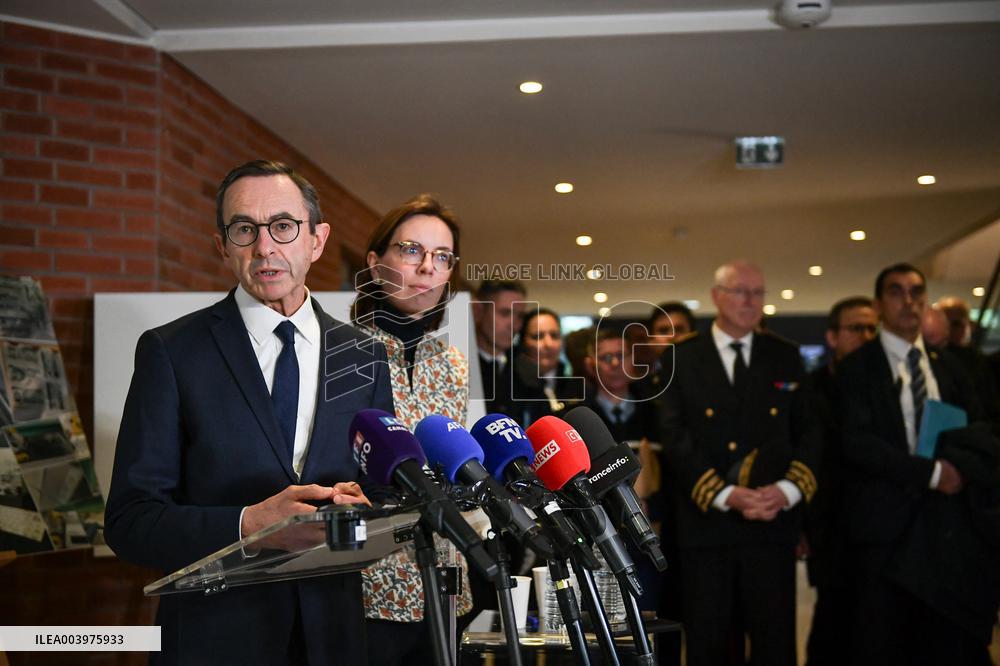 Bruno Retailleau visits premises of the Office for Combating the Smuggling of Migrants in Lognes FA