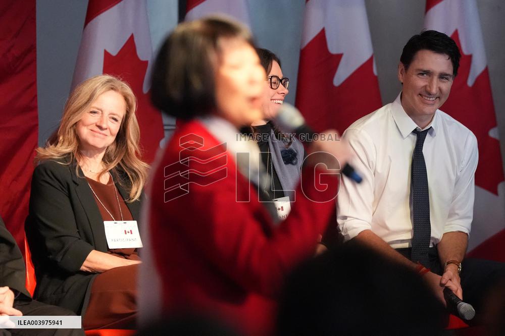 Trudeau Speaks at Canada-U.S. Economic Summit - Toronto