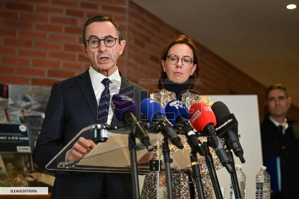 Bruno Retailleau visits premises of the Office for Combating the Smuggling of Migrants in Lognes FA