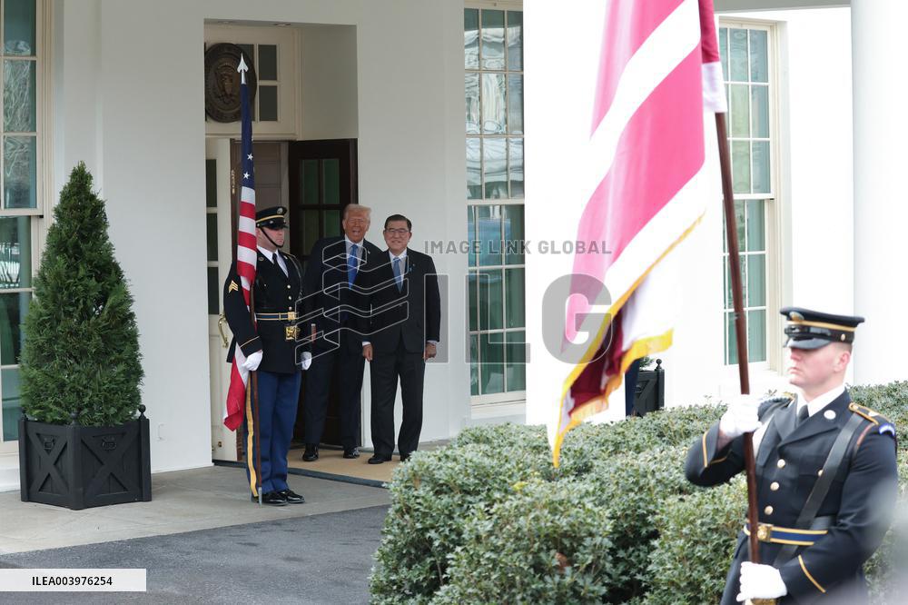 Donald Trump Welcomes Shigeru Ishiba - Washington