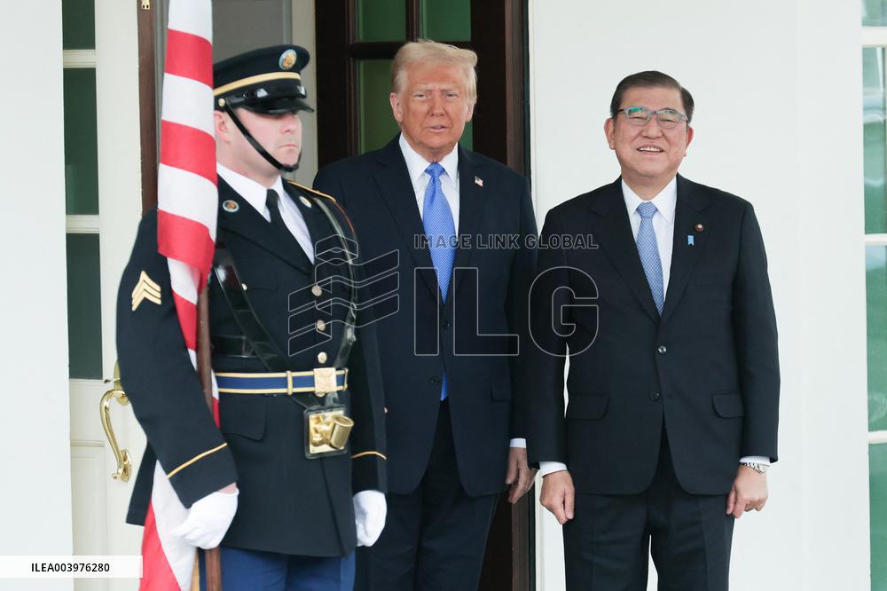Donald Trump Welcomes Shigeru Ishiba - Washington