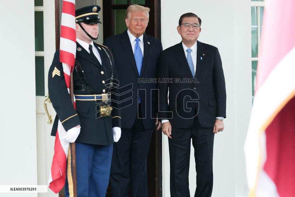 Donald Trump Welcomes Shigeru Ishiba - Washington
