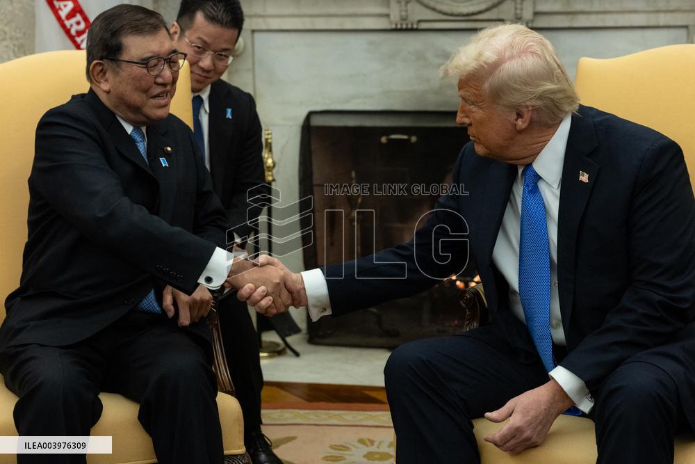 US President Donald Trump meets with Japanese Prime Minister Shigeru Ishiba