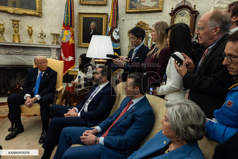 US President Donald Trump meets with Japanese Prime Minister Shigeru Ishiba