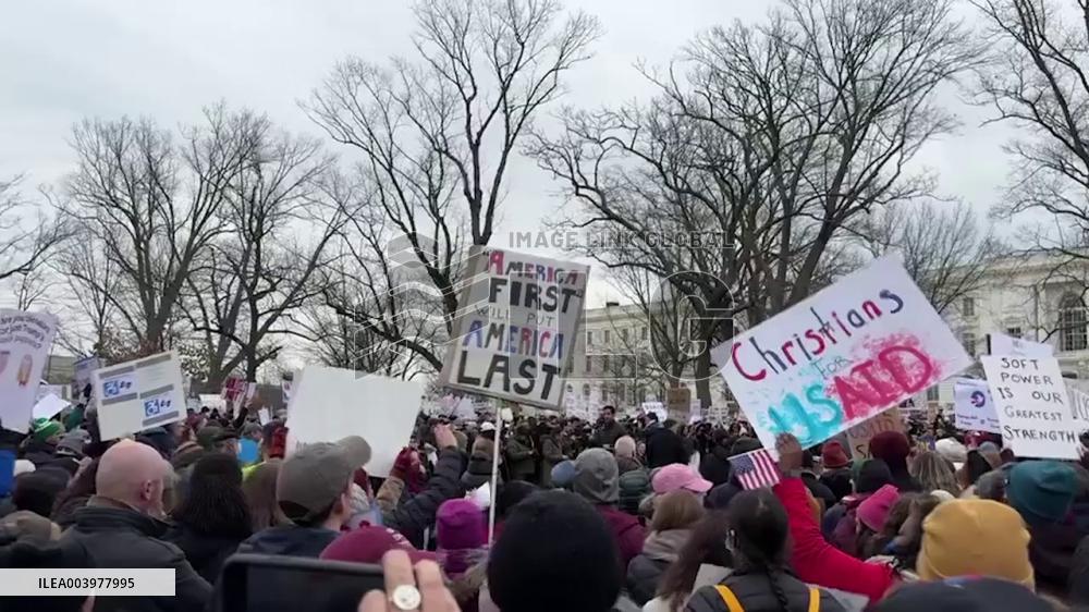 US: 50501 Movement Sparks Nationwide Protests Against Trump’s Policies 9