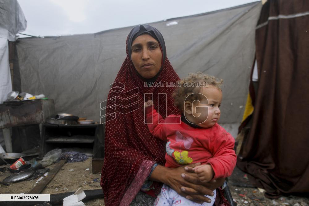 Rubble and debris cover the streets Jabalia - Gaza Strip