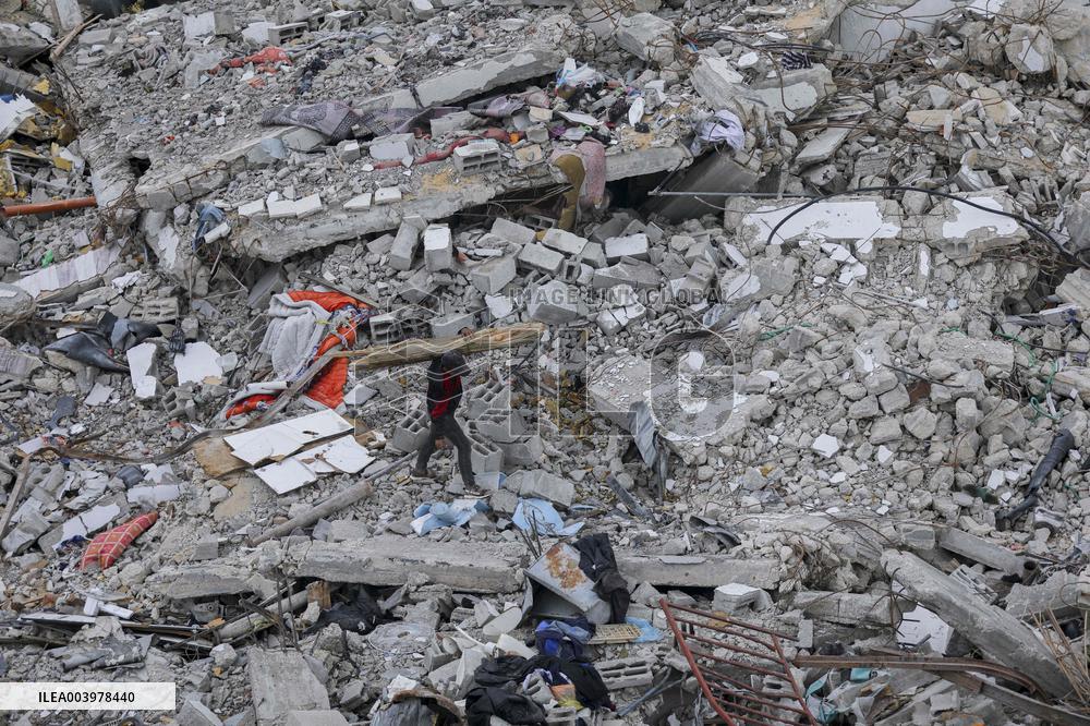 Rubble and debris cover the streets Jabalia - Gaza Strip