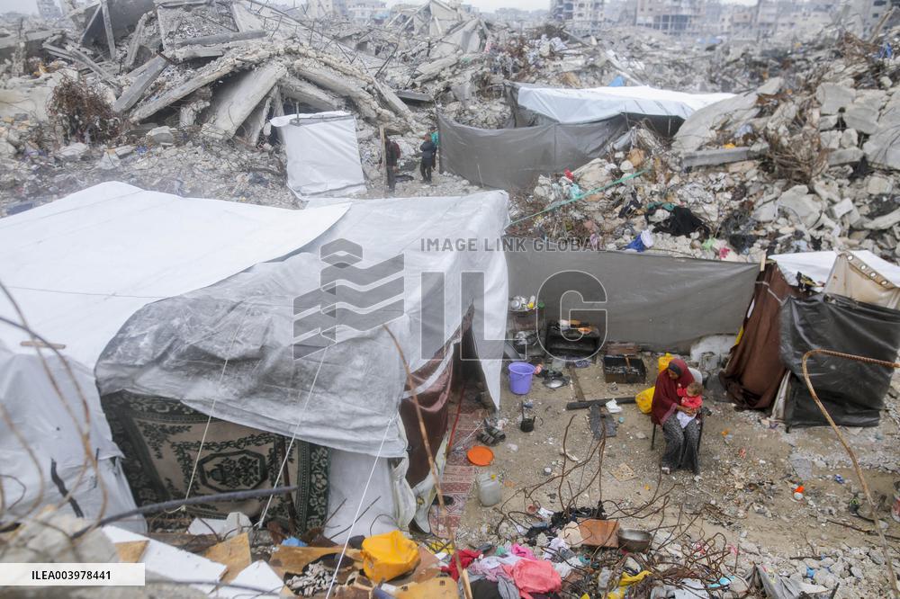 Rubble and debris cover the streets Jabalia - Gaza Strip