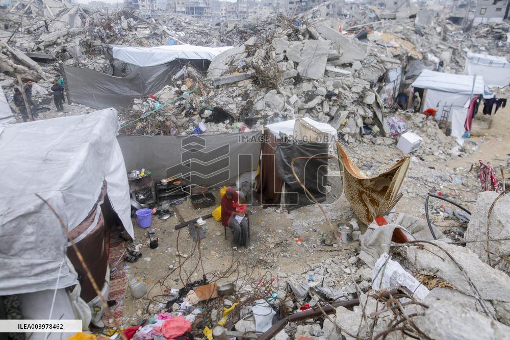 Rubble and debris cover the streets Jabalia - Gaza Strip