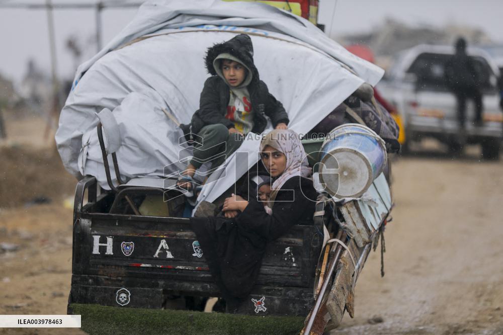 Rubble and debris cover the streets Jabalia - Gaza Strip
