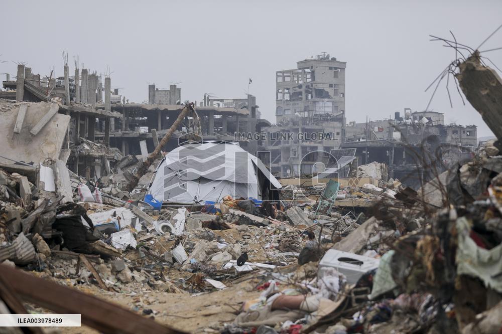 Rubble and debris cover the streets Jabalia - Gaza Strip