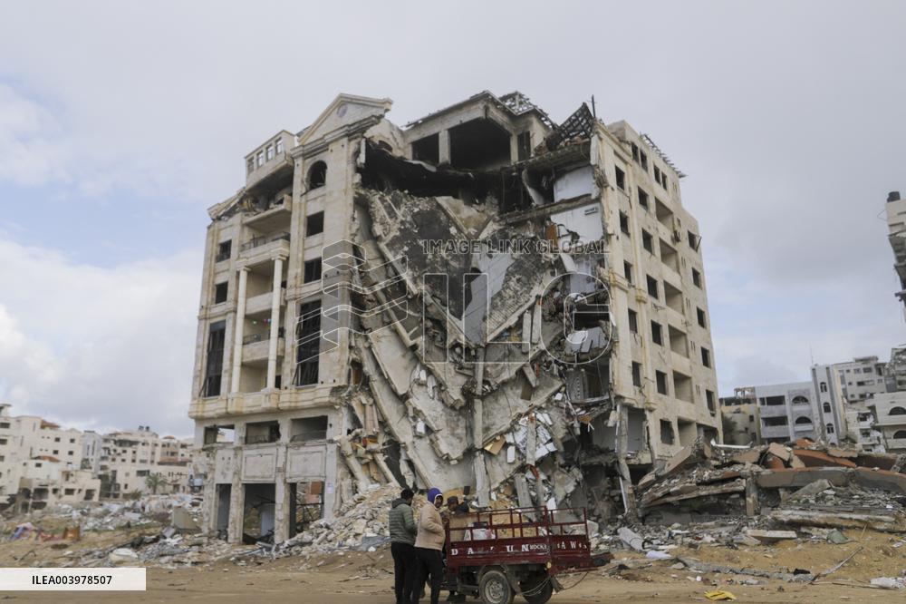 Gaza Transformed Into Rubble-Strewn Wasteland After Israeli Attacks