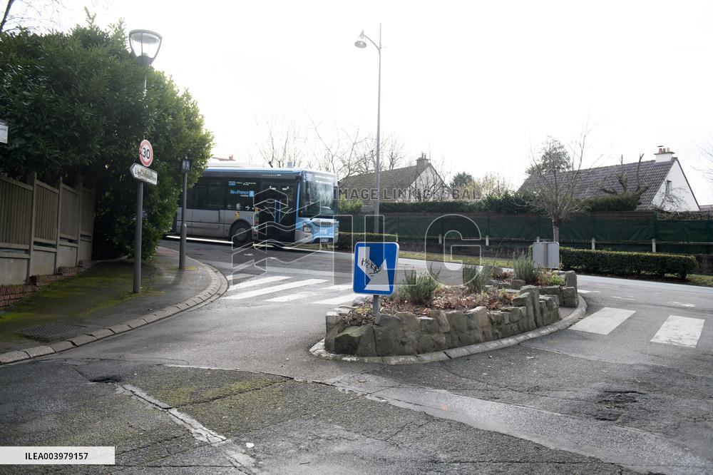 Schoolgirl Found Dead In A Wood - Essonne