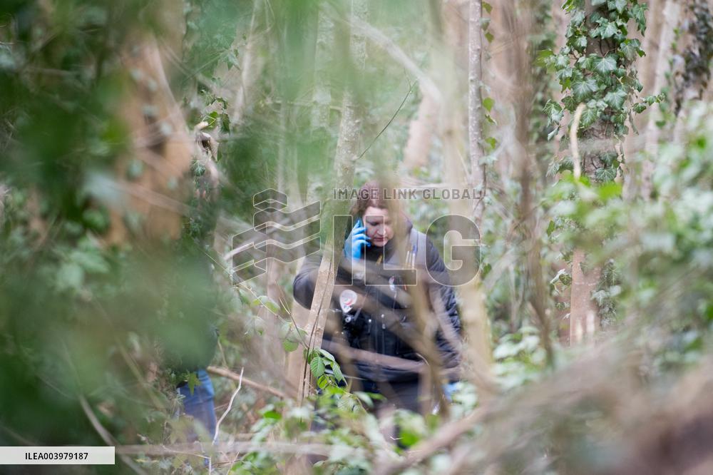 Schoolgirl Found Dead In A Wood - Essonne