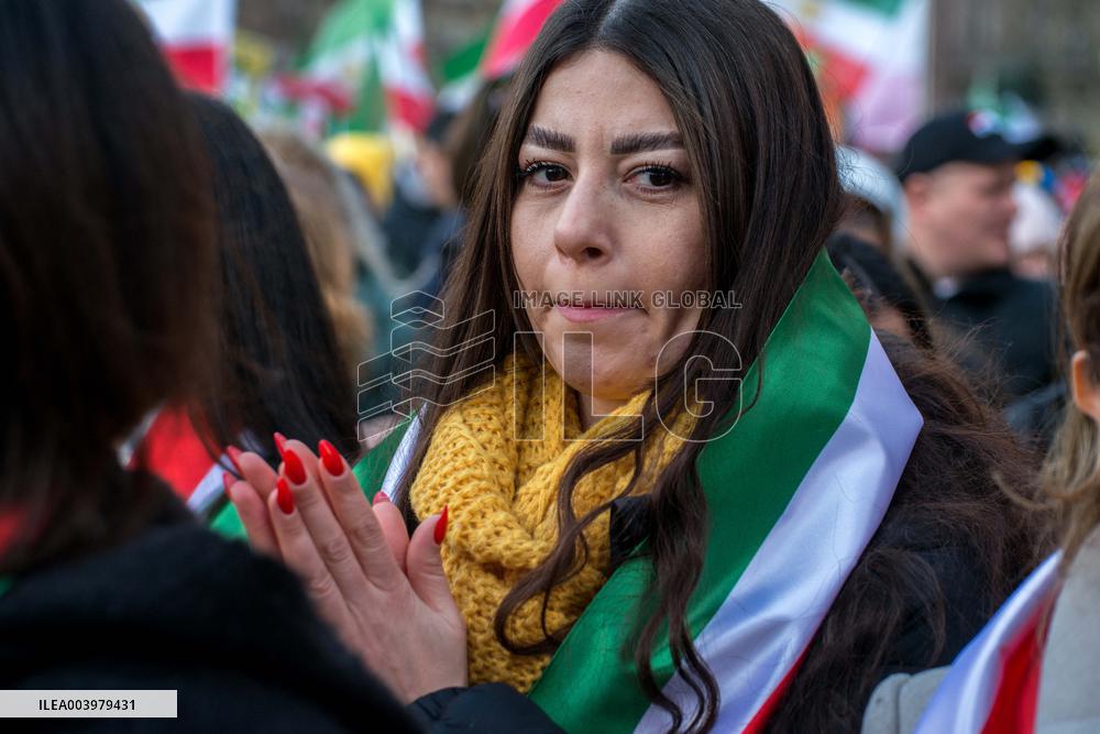 A Rally For Freedom In Iran - Paris