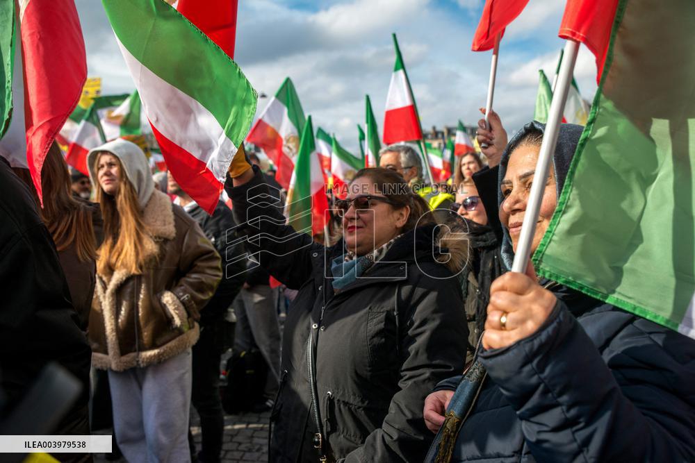 A Rally For Freedom In Iran - Paris