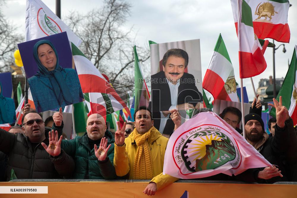 A Rally For Freedom In Iran - Paris