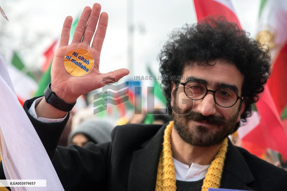 A Rally For Freedom In Iran - Paris