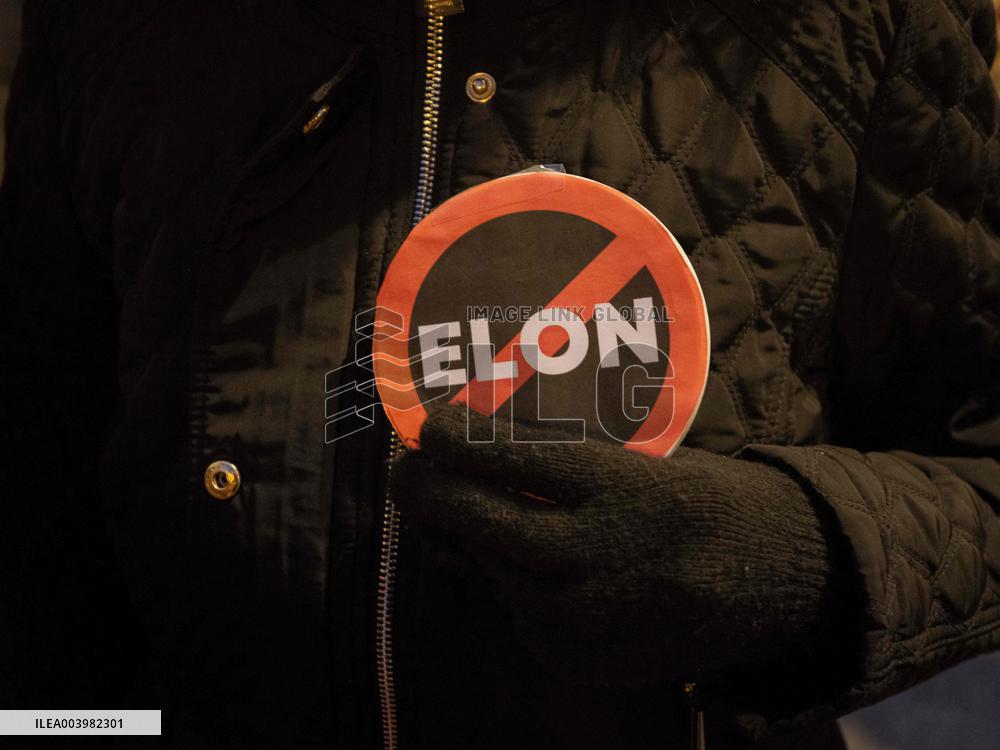 MAGA Mocks Democrat Protests Outside USAID - DC