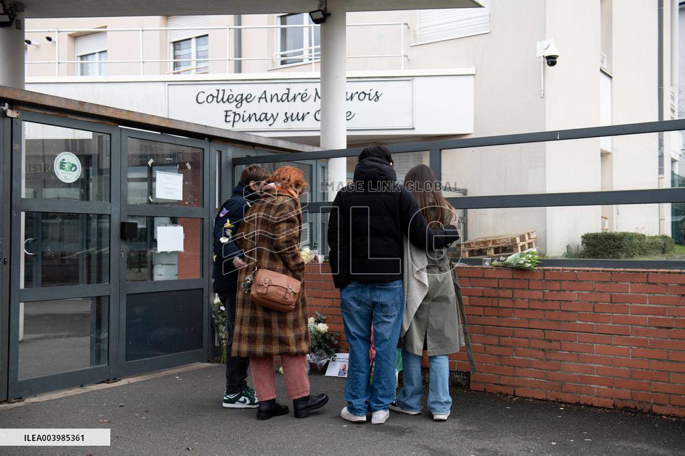 Schoolgirl Found Dead In A Wood - Essonne