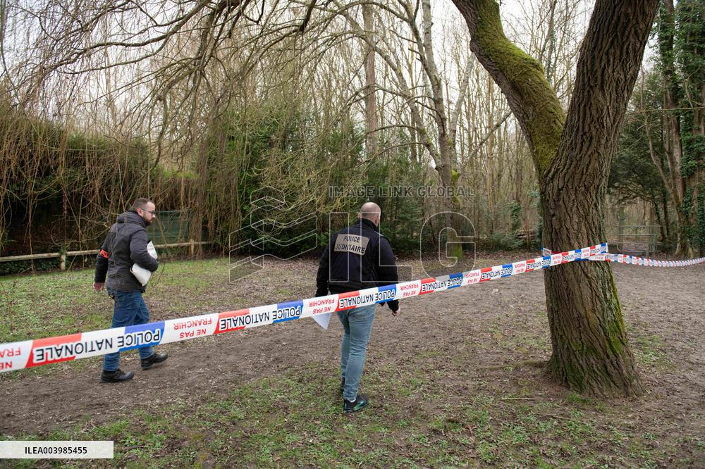 Schoolgirl Found Dead In A Wood - Essonne