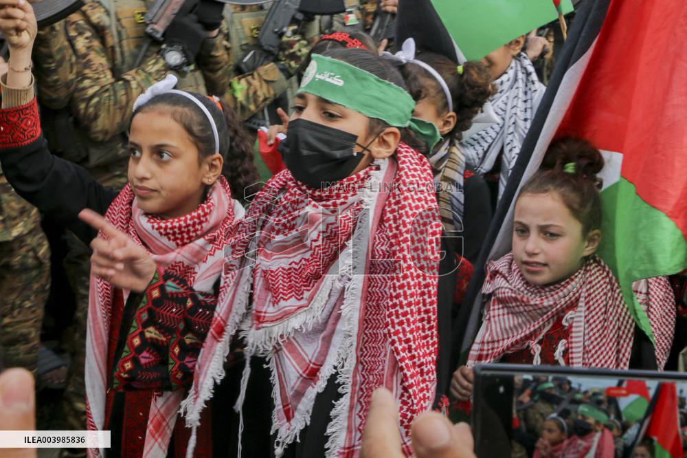 Hamas Hands Over 3 Israeli Hostages To Red Cross - Gaza