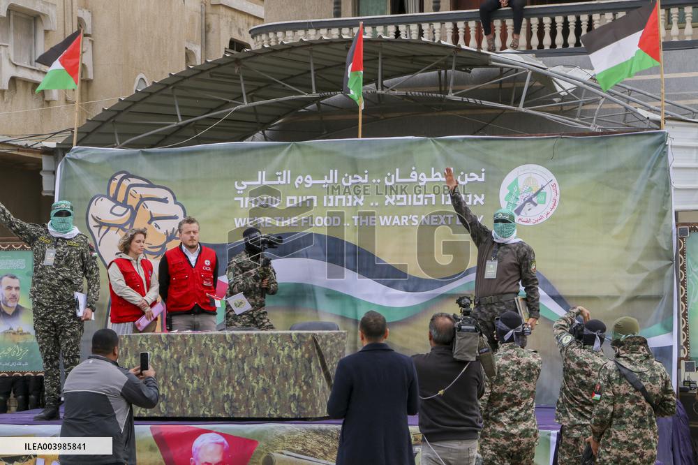 Hamas Hands Over 3 Israeli Hostages To Red Cross - Gaza