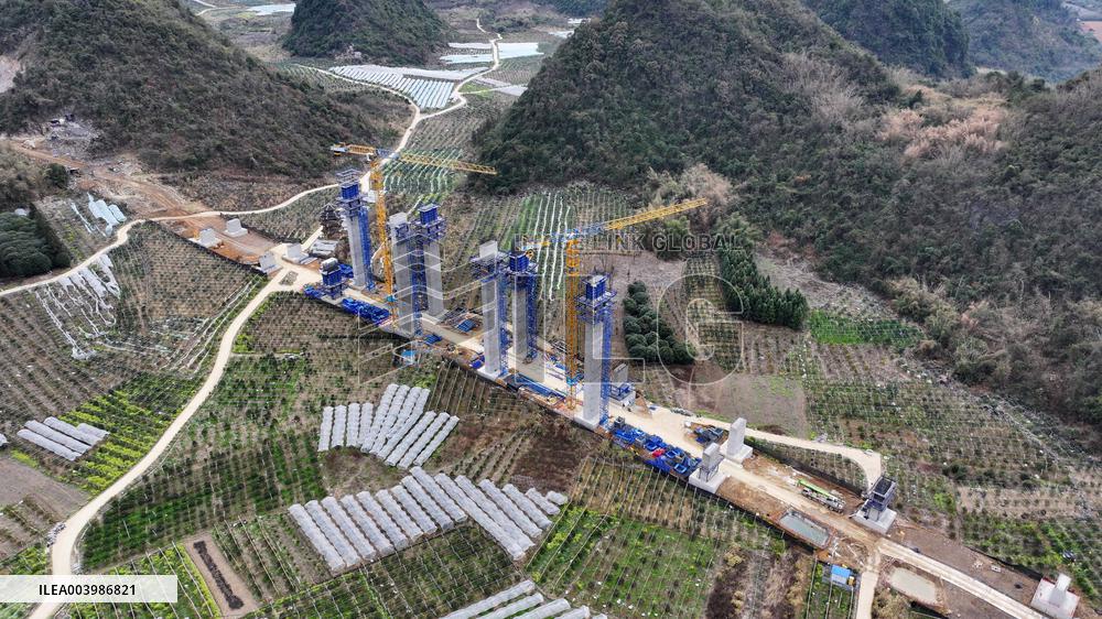Tongmuhe Super Major Bridge Construction in Liuzhou