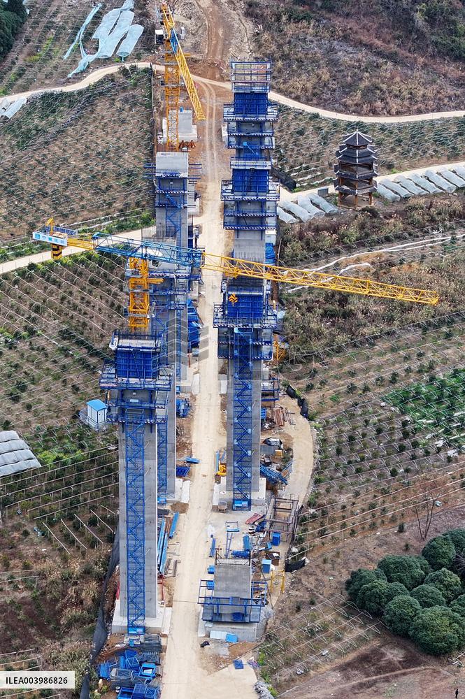Tongmuhe Super Major Bridge Construction in Liuzhou