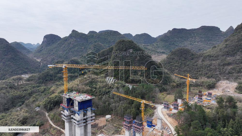 Tongmuhe Super Major Bridge Construction in Liuzhou