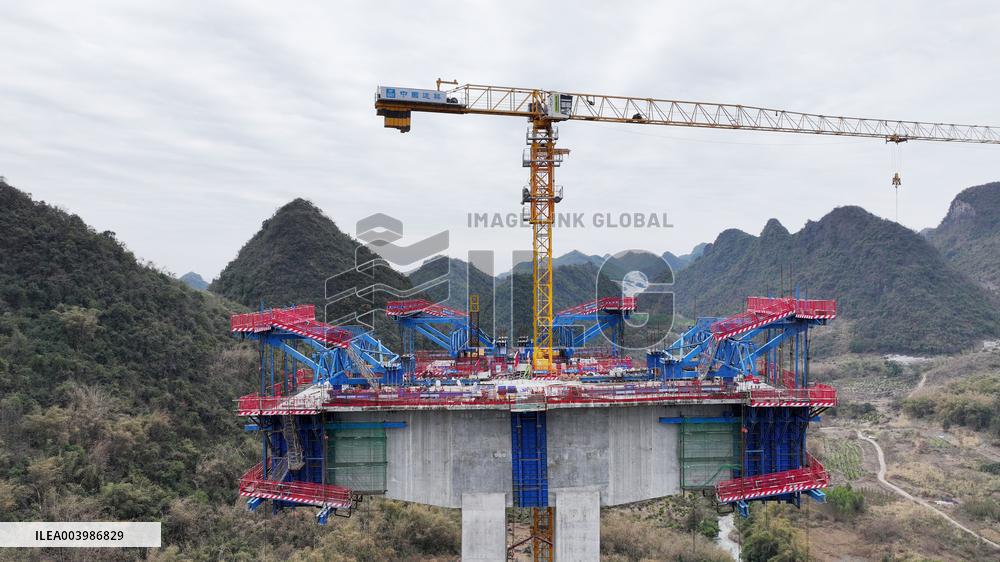 Tongmuhe Super Major Bridge Construction in Liuzhou